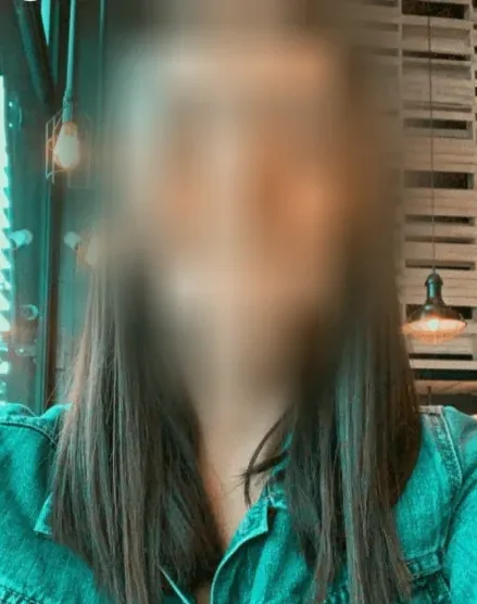 Elina, 24