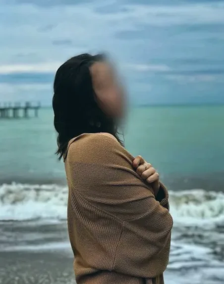 Elli, 35