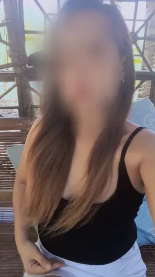 Leena, 32